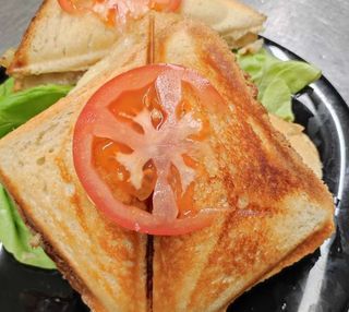 Sandwich Club Pește