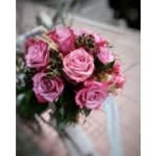 9 roze purpurnih ruža 