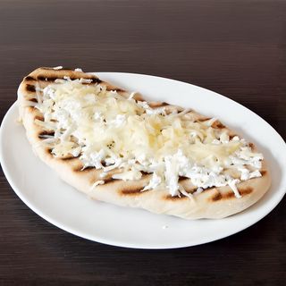 Пърленка с кашкавал