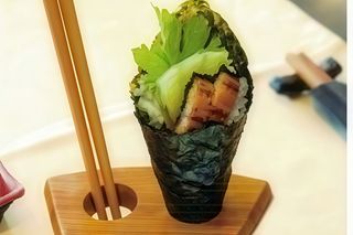 Hand roll anguila