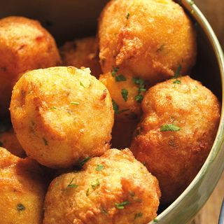 35. Buñuelo de bacalao