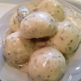Галушки з печінкою під грибним соусом (270г)