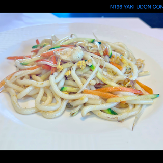 Yaki udon con pollo