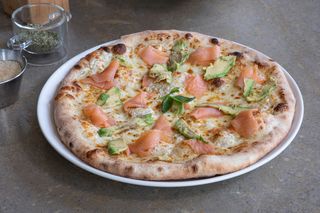 Pizza salmone (33 cm.)