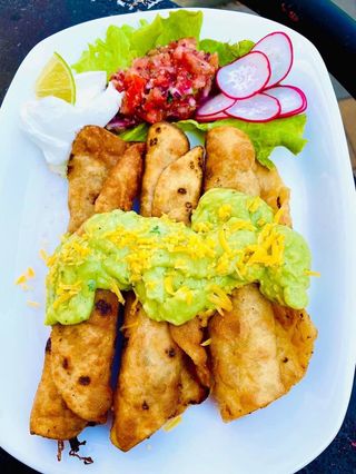 Такитос с дърпано телешко (320г)