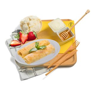 Naleśniki z truskawkami i twarogiem