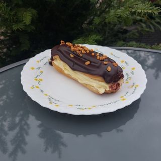 Ecler cu crema de vanilie si fondant