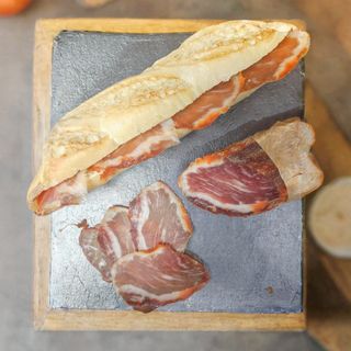 Baguette de lomo ibérico