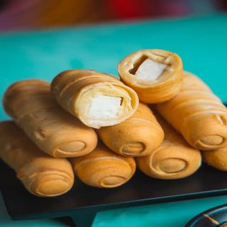 Tequeños surtidos con nata (6 uds.)