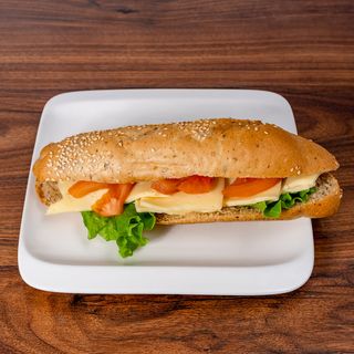 Sendvič sa sjemenkama, sirom i povrćem