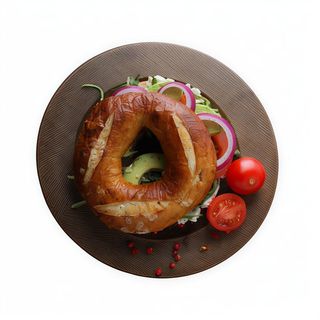 Rosquita De Filetes De Lomo, Jamón Serrano, Pimientos Fritos, Mahonesa
