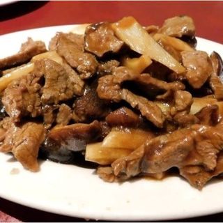 Ternera Con Bambú Y Setas Chinas