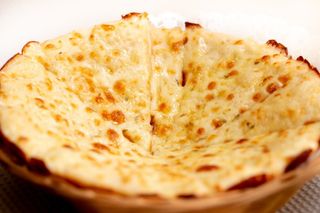 Foccacia cu mozzarella si usturoi