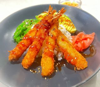 Poke De Tempura De Langostino