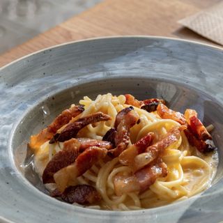 SPAGHETTI A LA CARBONARA