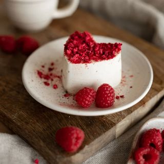 Inimioare cu cocos si zmeura