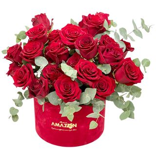 25 trandafiri rosii in cutie catifea