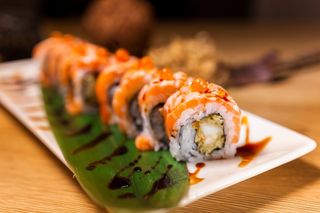 Uramaki spicy salmon roll - 8 pezzi