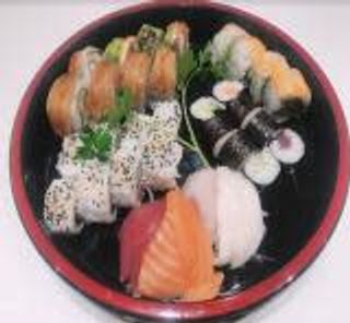 149. Sushi Y Sashimi Sakura