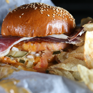 IBERICA SPLASH BURGER DE POLLO con PATATAS FRITAS