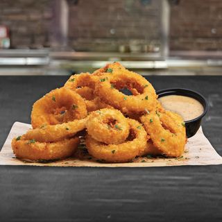 Anelli di cipolla pastellati