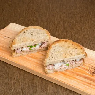 Sanduíche de Atum com Cebola