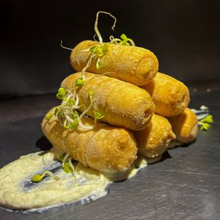 Dedos De Hojaldre Rellenos De Queso (6und)