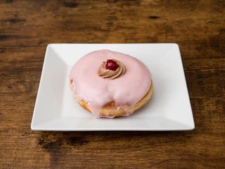 Doughnut De Compota De Cereza
