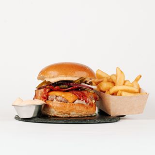 ZESTAW CHILIBURGER + FRYTKI