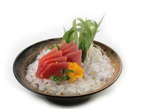 72. Maguro sashimi 8pz