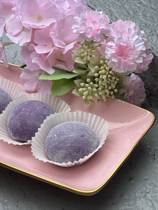 Mochi with blueberry ganache and cream cheese