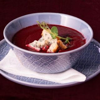 Krem z buraków z gorgonzolą