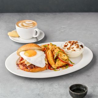 Fully Loaded Breakfast Bagel Combo