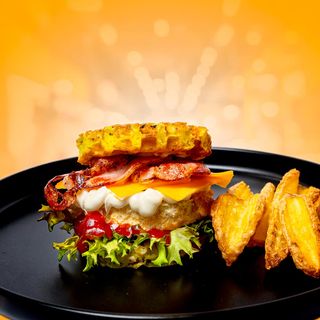 Junior bacon omlette si cartofi