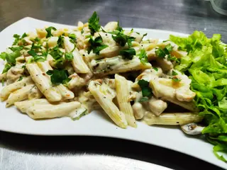 Pasta piletina, tikvice i šampinjoni u bijelom sosu 400g