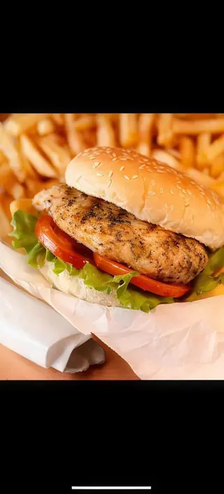 Chicken burger  avec frites