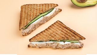 Tuna and avocado club - 603 Kcal