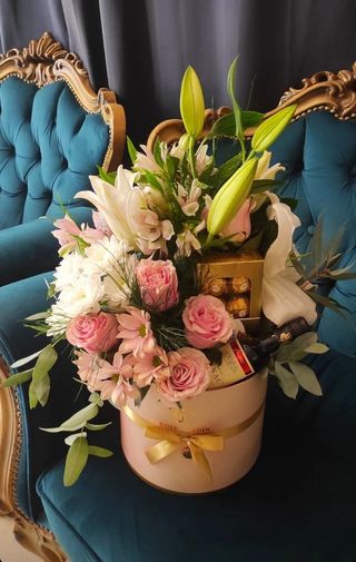  Cvijetni aranžman  br. 8