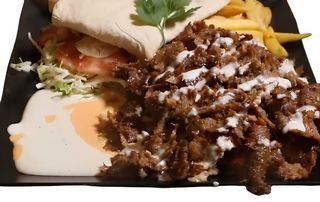 Shaorma de vită la farfurie