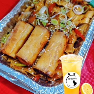 STIR FRIED FLAT NOODLES WITH 3 PCS SPRING ROLL OR 3 PCS GYOZA+  FRUIT TEA BOBA