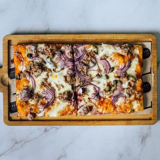 Pizza Tonno (1 persoana)