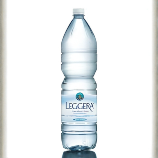 Acqua naturale leggera