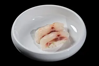 113 Nigiri branzino