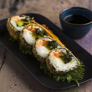 Uramaki hot Philadelphia tempura (4 piezas)