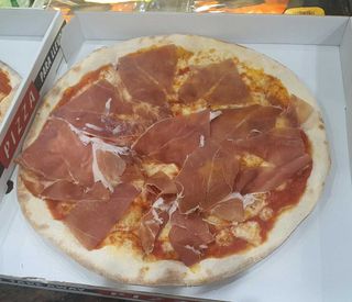 Pizza Prosciuto Crudo (33 cm.)