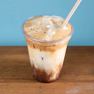 Бяло фрапе (300мл)