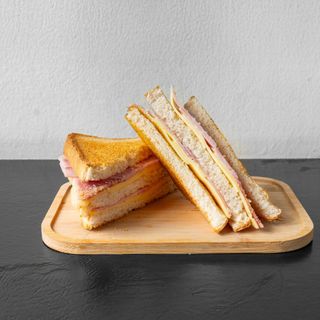 sandwich mixto de 3 pisos