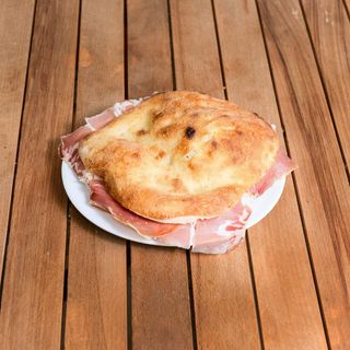 Focaccia crudo