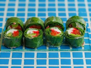 Спрінг рол з лососем (200g)