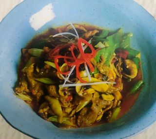 Шампиньоны с говядиной